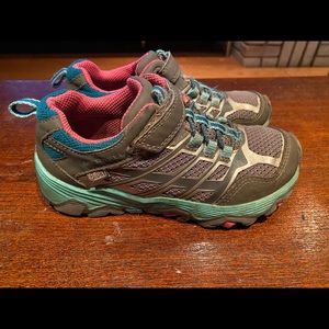 Merrell girls hiking shoes
